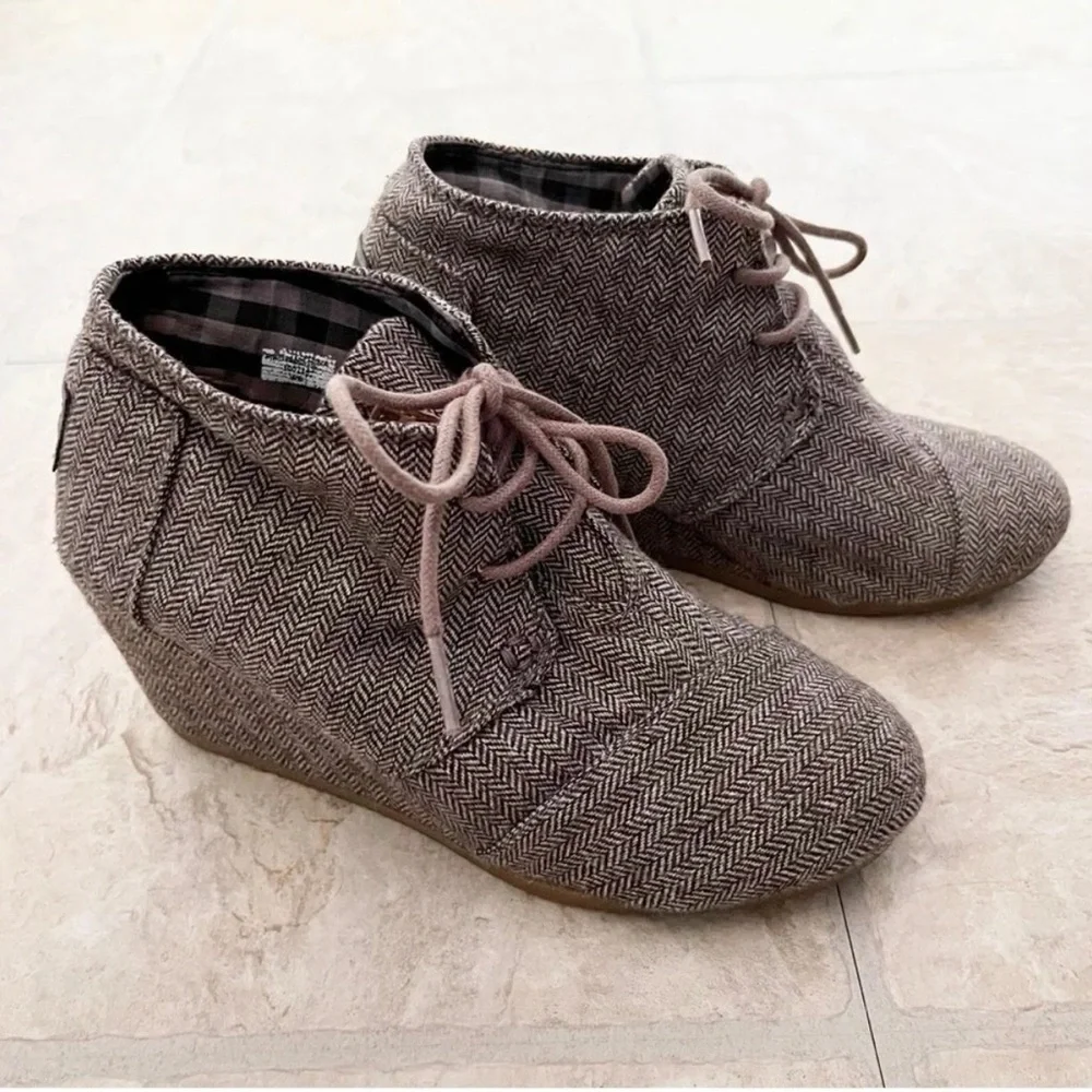 TOMS Herringbone Wedge Booties Brown Gray Lace Up Desert Ankle Shoes Womens 6